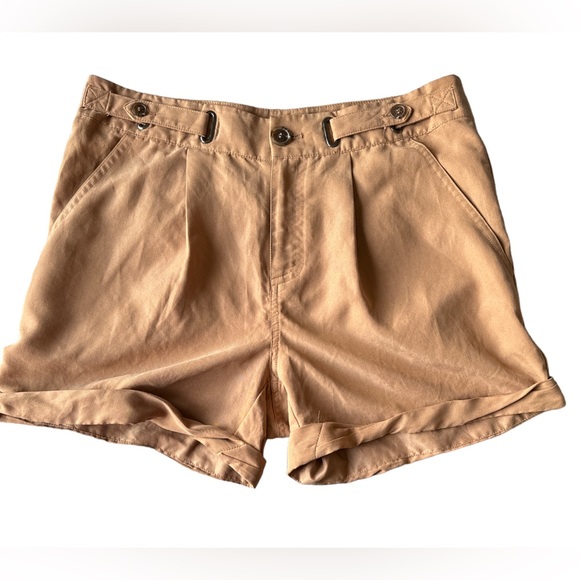 FOREVER 21 XS Contemporary Tan Brown Cargo Shorts BNWOT - Picture 1 of 3